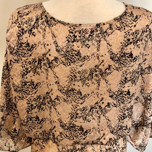 Parker Blush-Pink/Black Snake Silk Kimono Top - Picture 9 of 12